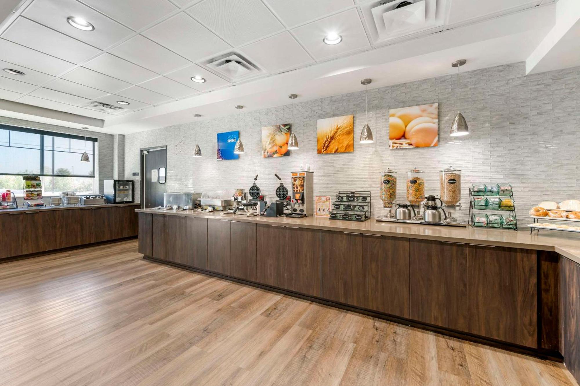 Comfort Inn & Suites Clarksville - Louisville North エクステリア 写真